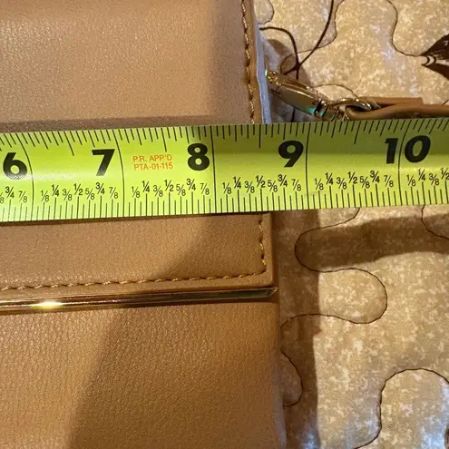 Miztique designer collection cross body tan purse gold accents