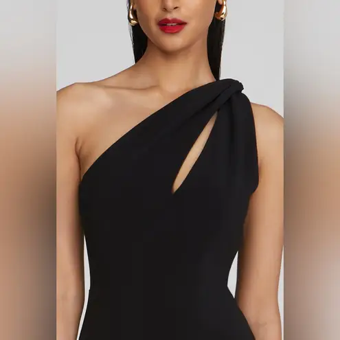 Halston Heritage HALSTON NAVI LUXE CREPE GOWN, Size 2,
$595.00