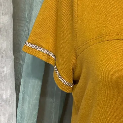 89th & Madison Yellow Cut Out Short Sleeve T