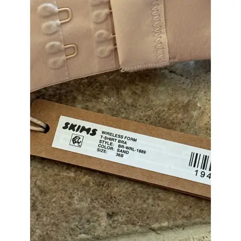 SKIMS Wireless Form T-shirt Bra Sand Size 36B