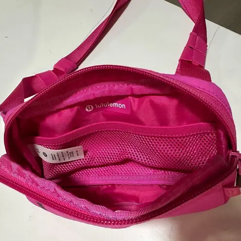 Lululemon  Mini Belt Bag Sonic Pink/Red Merlot Rare Limited Color NWOT 7”