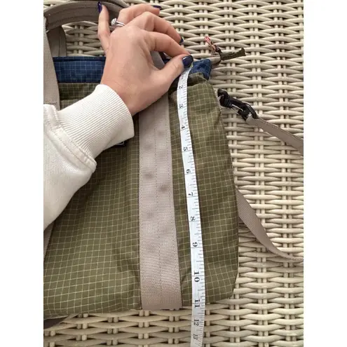 Dakine  Jinx Mini Tote Bag travel hiking vacation crossbody gorpcore exercise