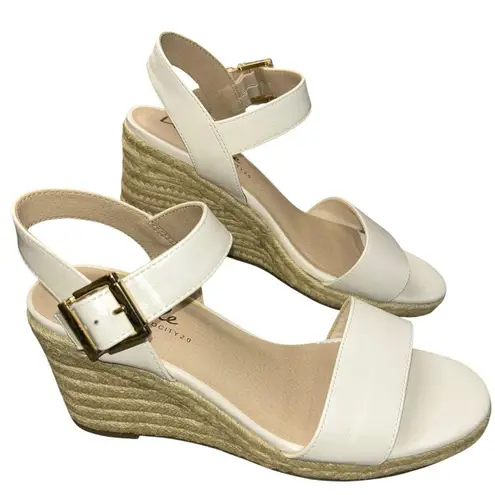 Life Stride Tango Wedge Sandals Comfort Memory Foam Buckle strap Size 9.5 white
