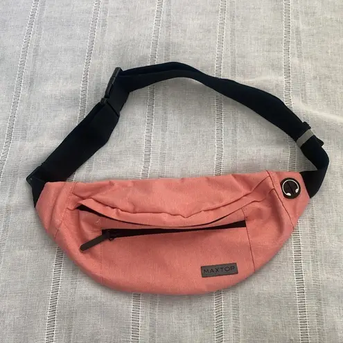 Maxtop NWOT unisex crossbody fanny style pack in coral.