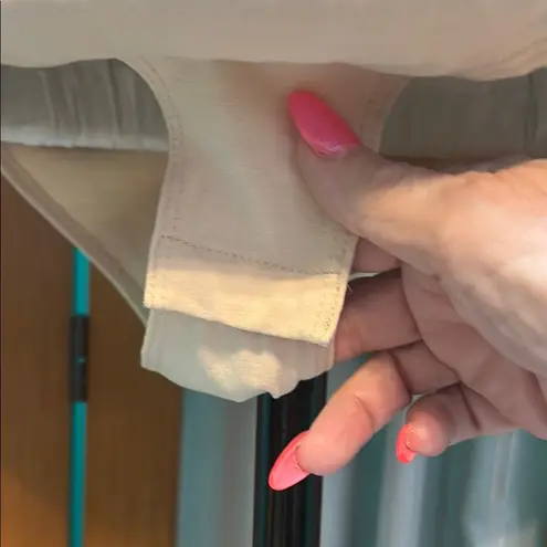 MANGOPOP Cream Long Sleeve bodysuit