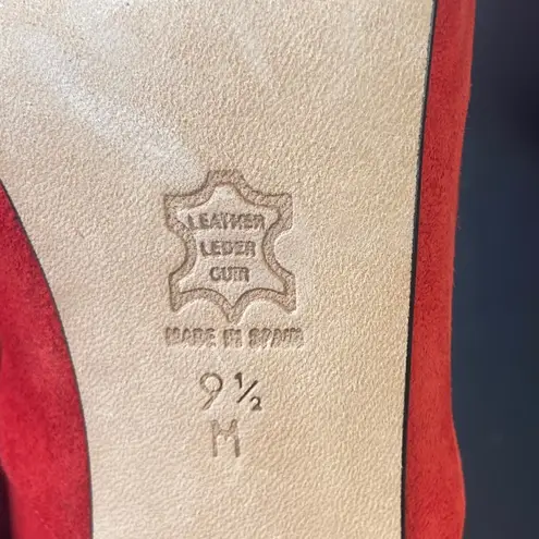 Costa Blanca Size 9.5M Red Suede Peep Toe Button Pumps Women's Heels Vintage