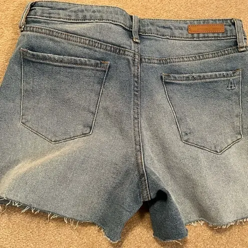 Articles of Society  Light Wash Denim Shorts NWOT 26