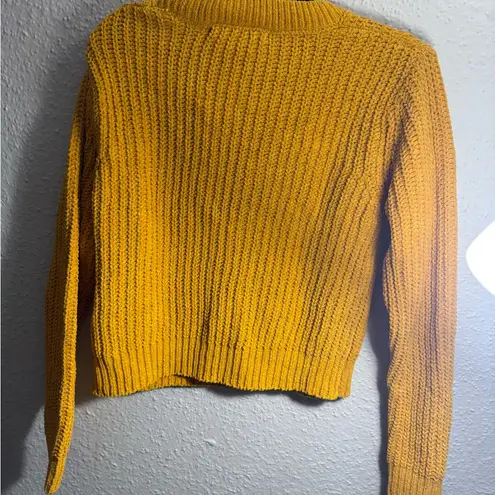 Ashley by 26 International Mustard Crew Neck Sweater Size M
