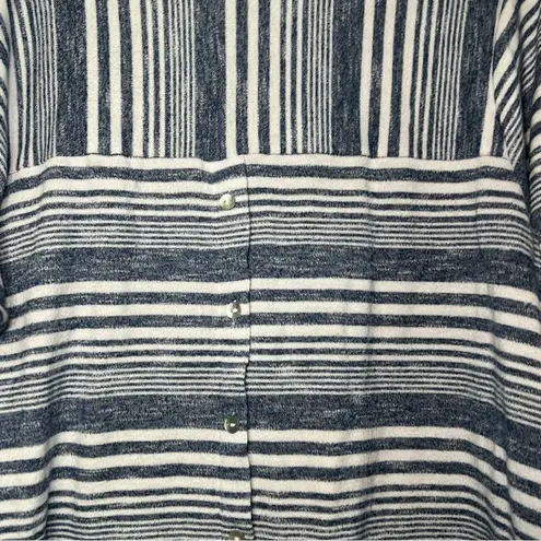 Rose + Olive Blue and White Striped 3/4 Sleeve Plus Size Tee Size 1X Oversized