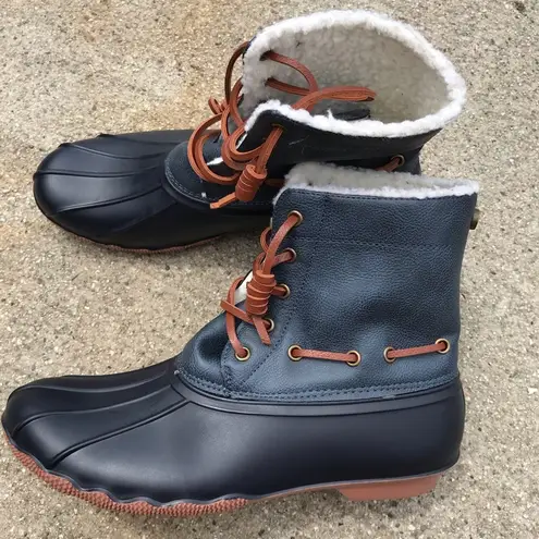 Seven7  Hollis Duck Boot size 9