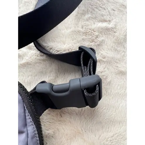 Lululemon Everywhere Belt Bag In Shiny Lavender With Adjustable Strap & Zipper Purple