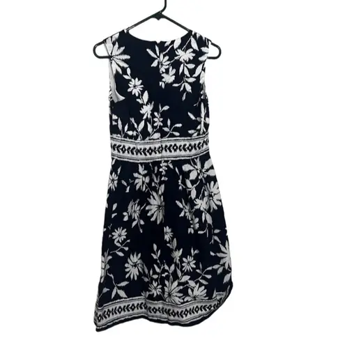 Chadwick's Chadwick’s 100% cotton floral v neck dress navy blue size 10