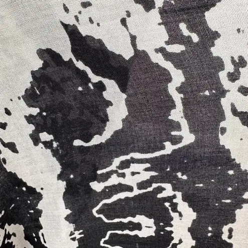 Sandy and Sid Lightweight Patterned Wrap Coverup One Size Fits All Black