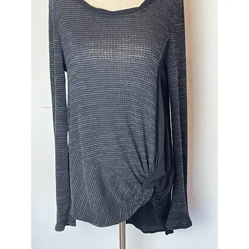 Everleigh Black And Gray Textured Knit Long Sleeve Twist Front Pullover Top S