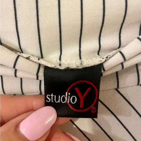 Studio Y Pinstripe Black/Off White Skirt Size M