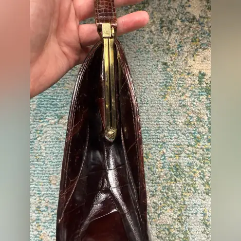 Vintage 50/60s Bellestone brown alligator leather clasp frame purse
