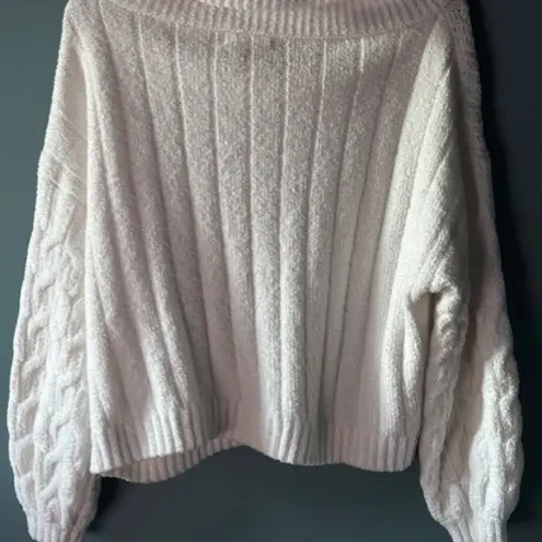 Moon & Madison M White Long Sleeve Cowl Cable Knit Crop Classic Cozy Chic Rib Size M