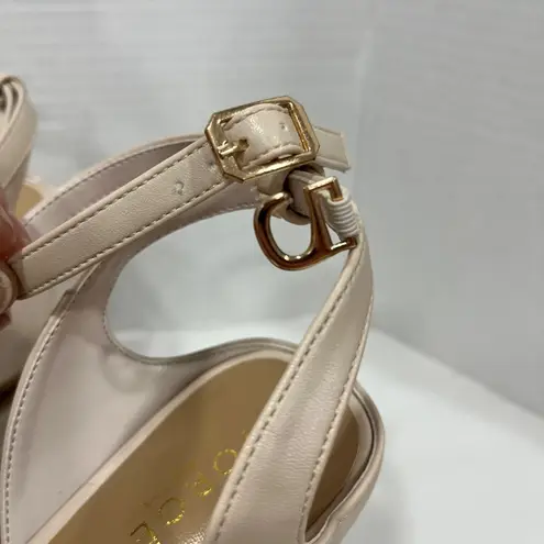 Torgeis Womens Candida Heeled Sandals. Size 9M Color: Cream