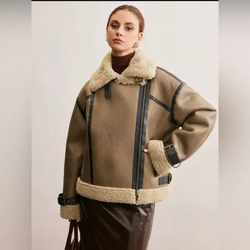 COMMENSE Faux Leather Zipper Teddy Coat
Color: Khaki Medium NWT Sold Out online