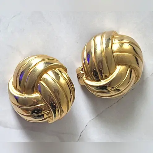 None Vintage Gold Tone Round Wrapped Metal Clip-on Statement Earrings