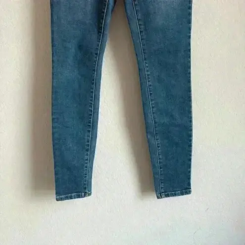 prAna  Women’s Size 4/27‎ Organic Cotton Mid Rise Medium Wash Denim Jeans