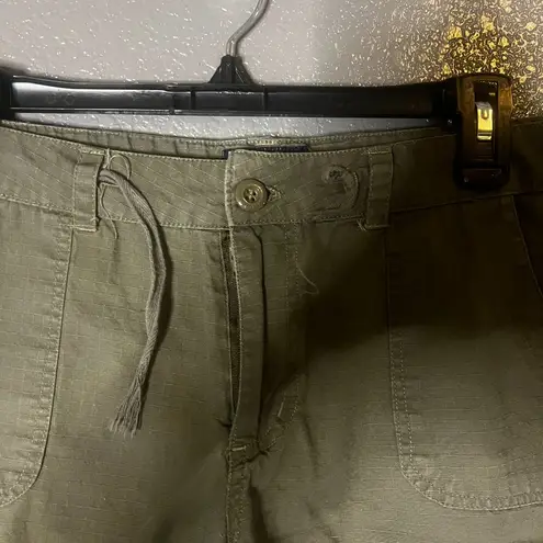 Zoey Beth Women’s Medium Olive Green Cargo Utility Shorts – Size M (W16 L11.5) Tan