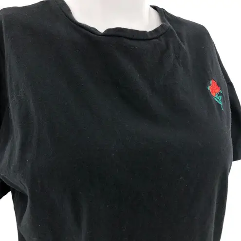 Isa & Ella (L) Black Short Sleeve Red Rose Embroidered Crew Neck Crop Top Size L