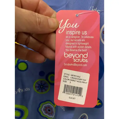 NWT Scrubs and Beyond Scrub Top SMALL Mercy Kids Print Crossover V