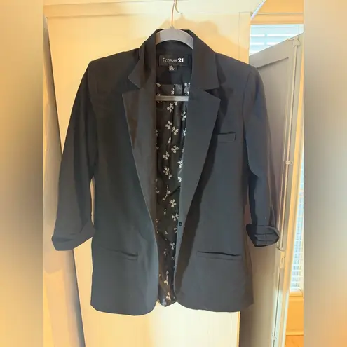 Forever 21  black blazer. Size Small.