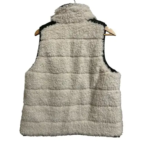 Tuckernuck  leather and shearling beckham reversible vest green‎ size Large