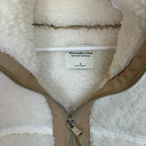 Abercrombie & Fitch  cinched cocoon Sherpa Pullover White tan 1/4‎ zip small