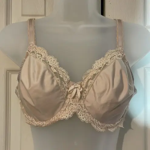 Wacoal Vintage 1990s Beige Underwire Bra Lace Trim 36D
