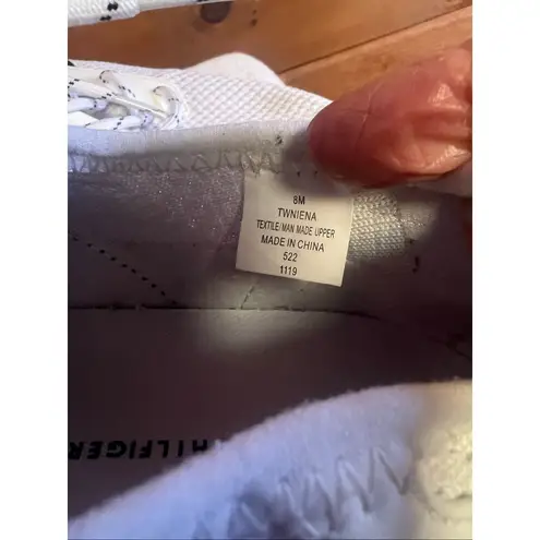 Tommy Hilfiger  Women's Twniena  Lace-Up Sneakers i white Sz 8