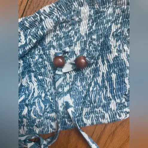 VICI NWOT  Better Barefoot Smocked Halter Crop Top