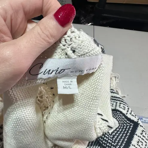 Curio New York Cream Black Geometric Lace Boho Fringe Knit Poncho Wrap M/L Size undefined