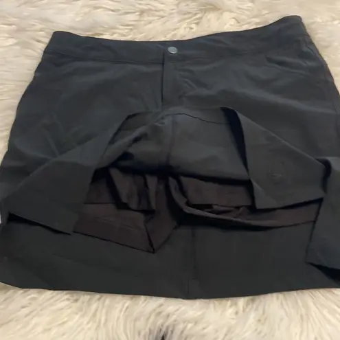 The North Face  Women’s Skorts size 10 excellent condition color black waist 32”