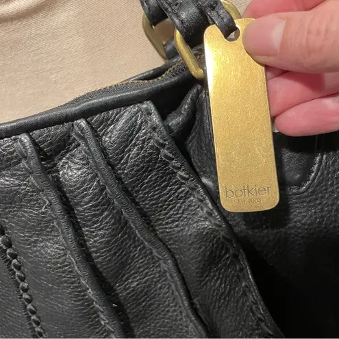 Botkier 90s-Y2K Botiker NY oversized black pebbled leather half moon tassel hobo bag big