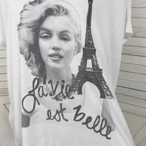 Marilyn Monroe La Vie Est Belle Eiffele Tower Slouchy T Shirt White Small