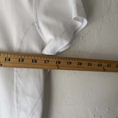 Mountain Hardwear Shirt Large White Athletic Performance Short Sleeve Outdoor