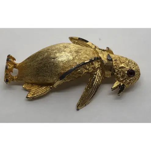 Rare Vintage Penguin with Red Crystal Eye Gold Colored Brooch Lapel Pin 2"