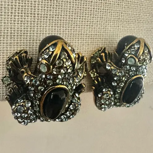 Heidi Daus Leaping Frog Clip