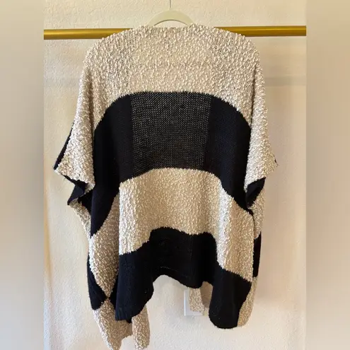 Sole Society Women’s cream and black colorblock boucle cardigan, one size