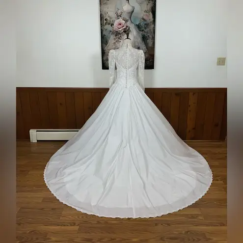 Elegant Vintage 90s Taffeta High Neck Wedding Gown! White Size 10