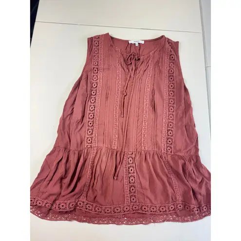 Ro & De Women's Sleeveless Crochet Trim Peplum Top - Size M