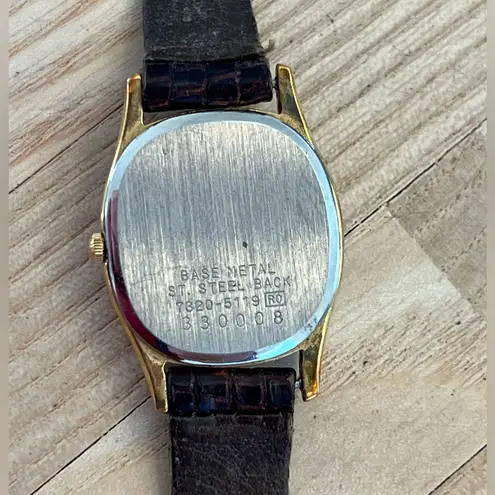 Seiko Ladies Watch Vintage Leather Strap Gold Tone Case and Rounded Square Dial