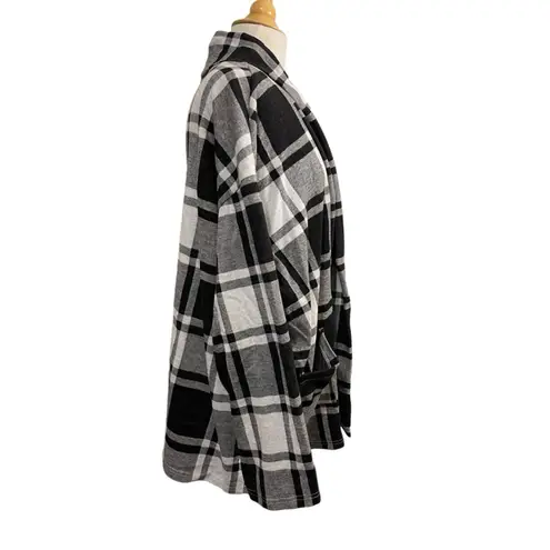 Women's BBJ Los Angeles Black & White Plaid Cardigan L Size L