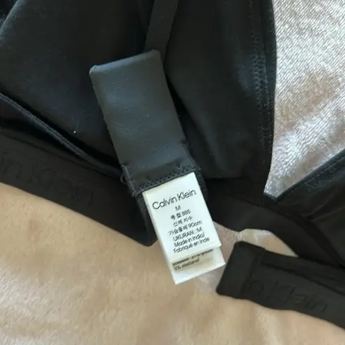 Calvin Klein Jeans Calvin Klein Women's Black Lightly Lined Triangle Bralette / Size M