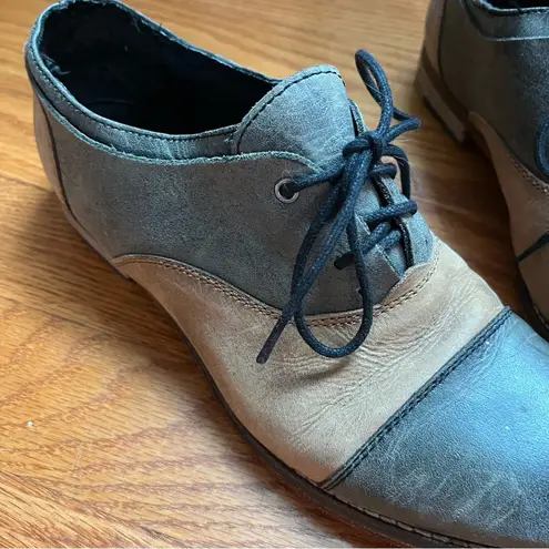 Free People  Two Tone Oxford Style Shoes Made in India