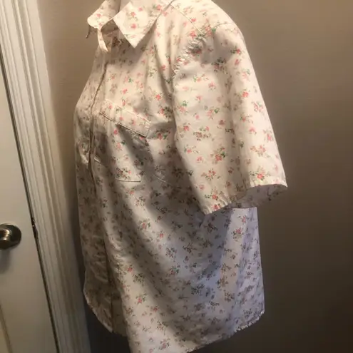 basic editions COPY - Vintage Button Up Blouse White Pink Roses Size Large