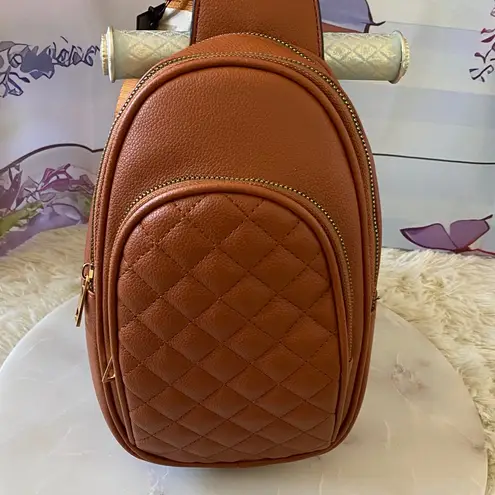 NWT SUGU Aurora Diamond Quilted Triple Compartment Crossbody Sling Bag Tan